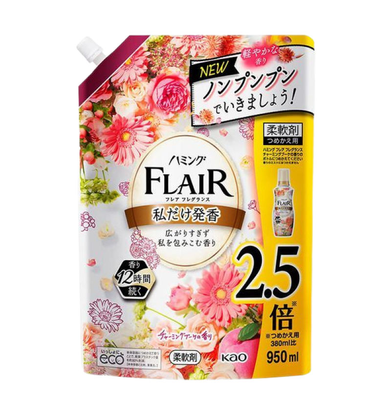 KAO Flair Fragrance Charming Bouquete Кондиционер для белья с очаровательным ароматом цветочного букета и фруктовыми нотками, 950 мл. мягкая упаковка