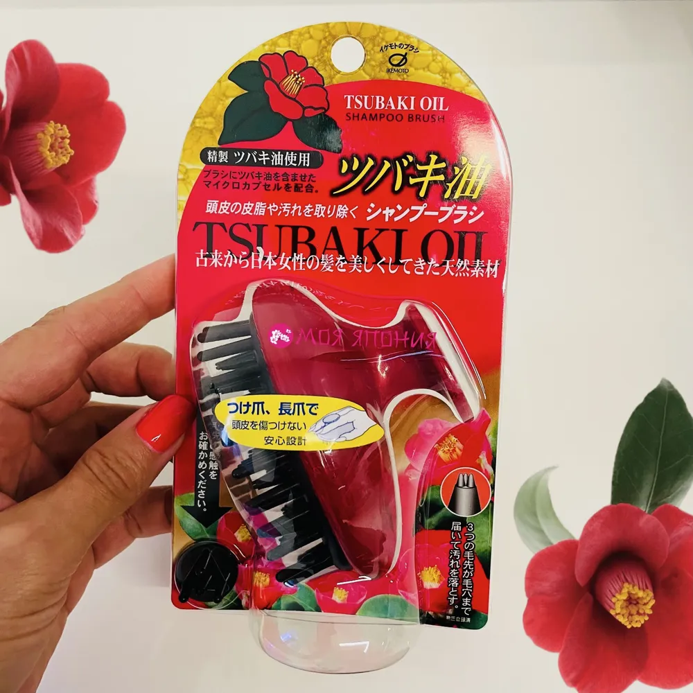 IKEMOTO Tsubaki Shampoo Brush Щётка массажная и очищающая, с маслом камелии японской. 1 шт.